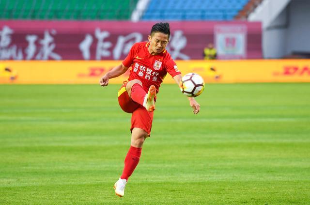 mk体育官网-热身赛上演进球大战！程长城2球 亚泰4比5昆山FC